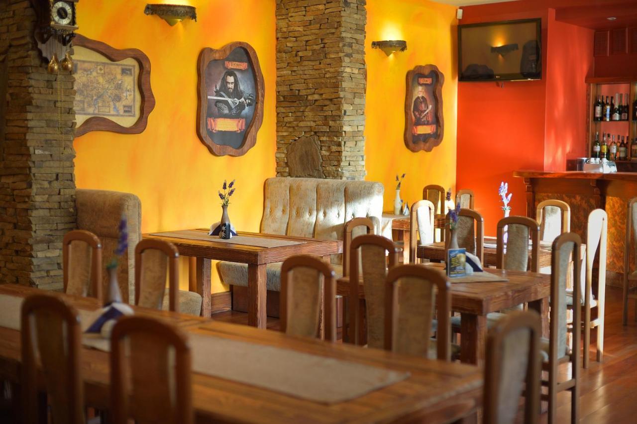 Restauracja Zajazd Kasztelan Krosno Ngoại thất bức ảnh